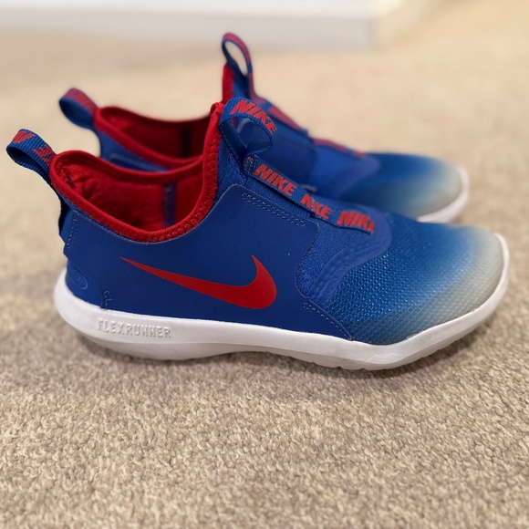 Kids Nike Flex Runner Sneakers in Size 2.5Y - Picture 2 of 7